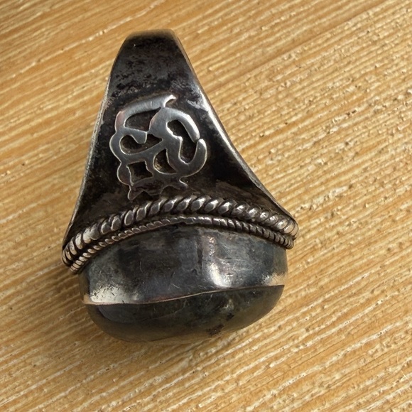 Labradorite Silver Sterling Ring with OM - Picture 4 of 7
